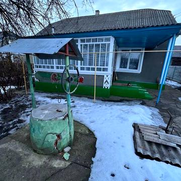 Продам будинок в селі Устя .