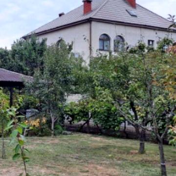 Сдам дом просторный у лимана,сад, можно с животными!