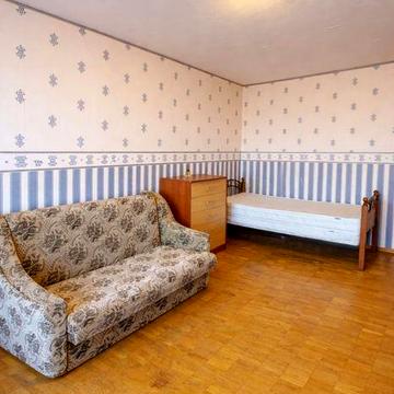 Простора квартира на Симиренка 12Б, Борщагівка