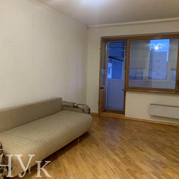 Продам 2-кімнатну квартиру на проспекті Соборності