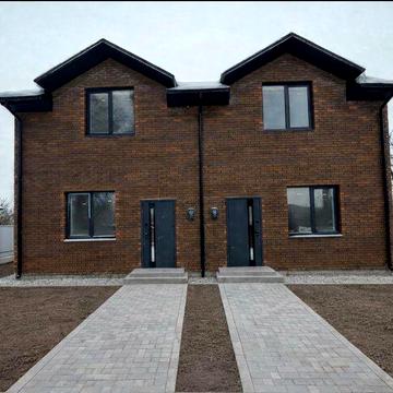 Продаж дуплекса в чудовій локації