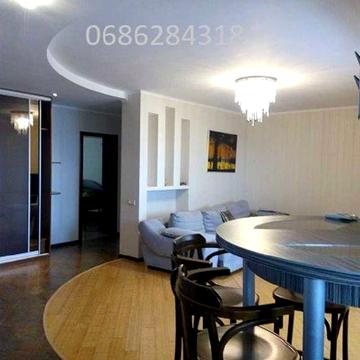 Затишна 2-к квартира на Подолі, вул.Турівська, метро Тараса Шевченка