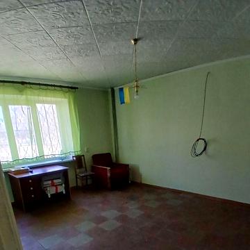 Терміново! Однокімнатна квартира в центрі на першому поверсі