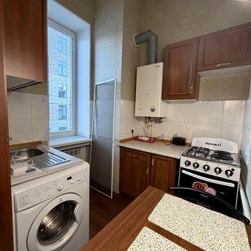 Продам 2-к квартиру, центр, вул Старокозацька ( Комсомольская)33