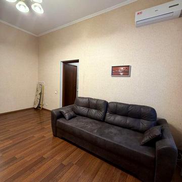 Продам 2-к квартиру, центр, вул Старокозацька ( Комсомольская)33