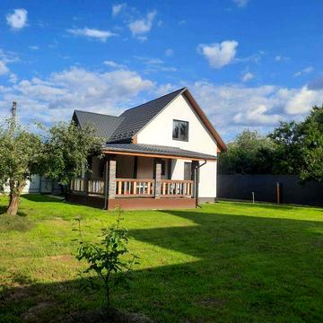 Сучасний двоповерховий будинок — готовий до заселення!