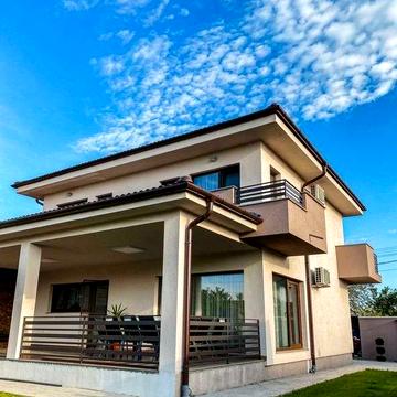 Власний будинок з терасою на вул. Рибачій | Нерухомість Одеса