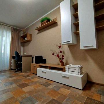 Продам 2к капитальный ремонт, мебель, 3й этаж цена 48т