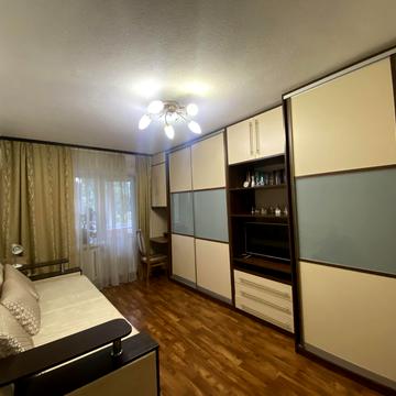 Павла Тичини просп., 3