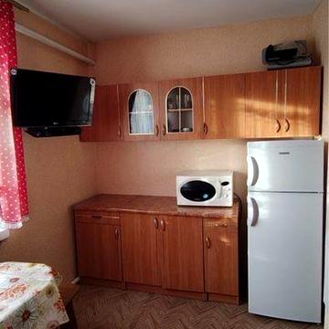 Продаж квартири з ділянкою