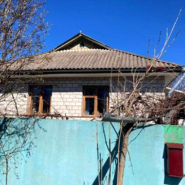 Продам  будинок  або  обміняю на квартиру  м. Бар