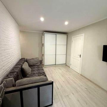 Продаж 2к квартира Ремонт Вишенька