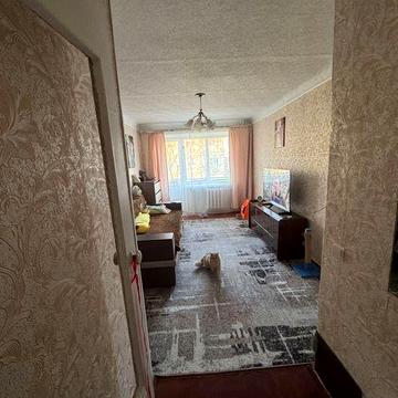 Продається трикімнатна квартира