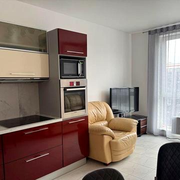 ЖК Okland, Повітряних Сил 56. Встановлена Інверторна система ЖК Okland