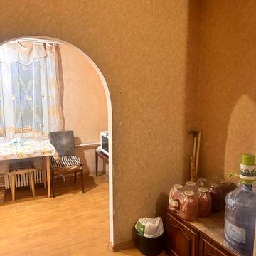 Продаж 3х кімнат. квартири по вул. Чарівна.