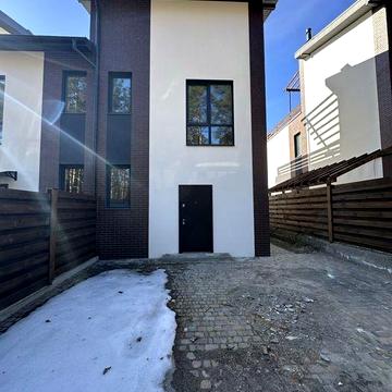 Таунхаус 120кв з терасой. Міські комунікації. Поруч парк