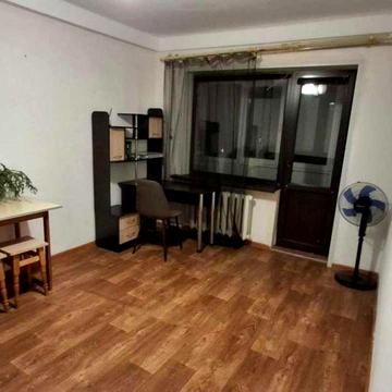 ПРОДАМ 2-КІМН. на пр. Стуса (центр Черемушек)  (ю)