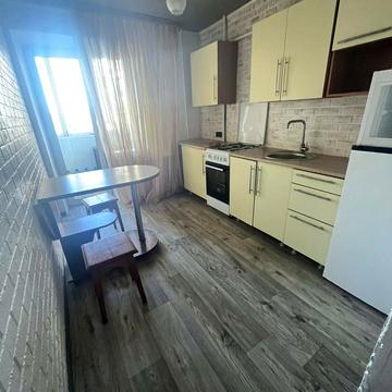 Семафорна вул., 42