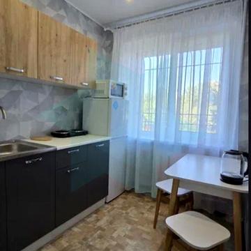 Довгострокова оренда 1к Квартира Набережна Перемоги вулиця