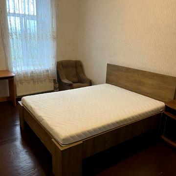 Здам 2х кімнатну центр. СВІТЛО НЕ ВИМИКАЮТЬ! (без виселення на літо)