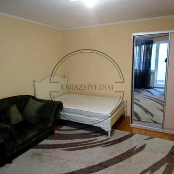 Бориса Гмирі вул., 1-А/4