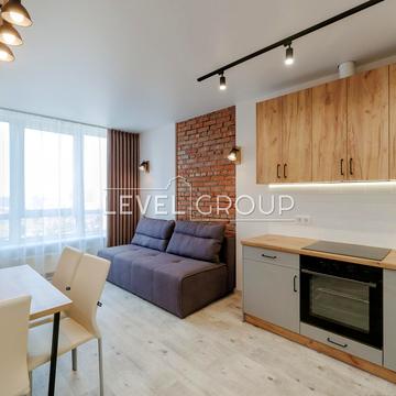 Віктора Некрасова вул. (Північно-Сирецька), 10