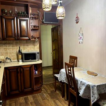 Затишна 3-кімнатна квартира на Ковалівці