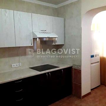 Продаж 4-к квартири 99 м.кв. Гарний стан. Троєщина, Закревського, 13