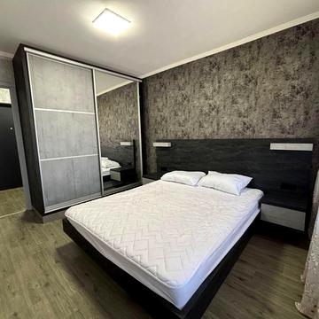 Слави бульв., 12