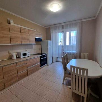 Оренда 1 кімн., Буча, центр, 37,9 м2, без комісії, ГЕНЕРАТОР в будинку