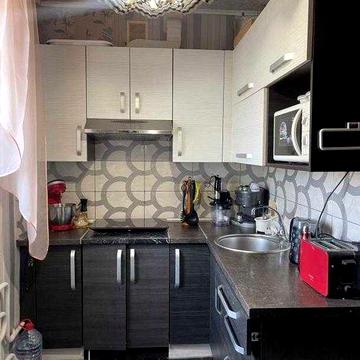 У продажу затишна однокімнатна квартира в районі заводу Шевченка.