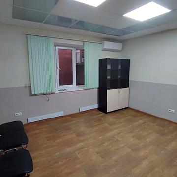 Героїв Крут вул. (Червоних Курсантів), 4в