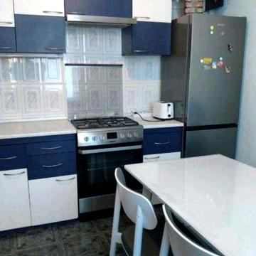 Отличная 3 комн. "сталинка", м. Малышева