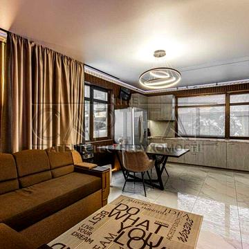 Продаж Будинку з басейном, Осокорки , вул. Вінницька