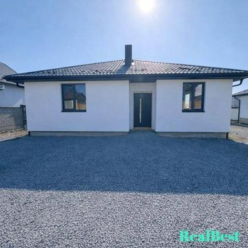 Продам окремий будинок з ділянкою 4 сот!