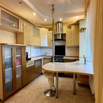 Статусне житло в серці міста: 2к "сталінка" на Гоголя + 15 м. підвал ЖК Avalon