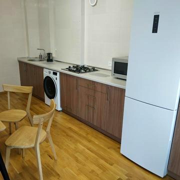 Стрітенська вул. (Комсомольська), 18