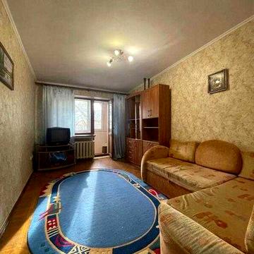 Продам 2-кімнатну квартиру на Черемушках ! вул. Космонавта Комарова