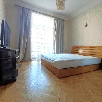 Продам 2к квартиру Сталинка, центр, Г.Сковороды, ж/б перекрытия