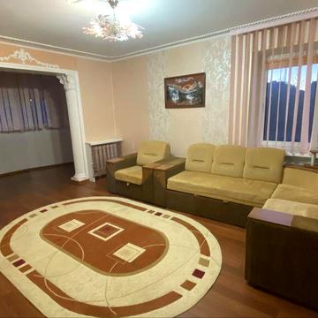 Трикімнатна квартира по вул. Сахарова