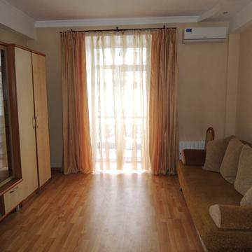 Велика Васильківська вул. (Червоноармійська), 132