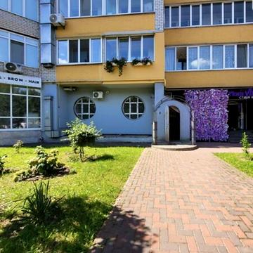 Зодчих вул., 8