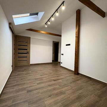 Трикімнатна квартира в центрі