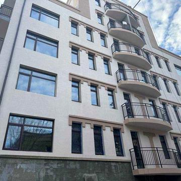 Центр. Продаж квартири з терасою. Новобудова. Газове опалення