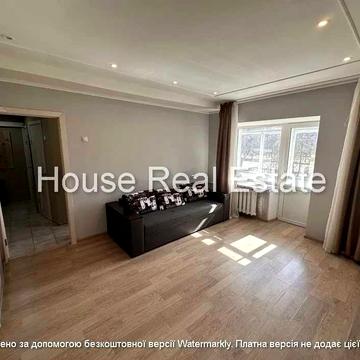 Продаж 1 к Дніпровський р-н Каденюка Чернігівська