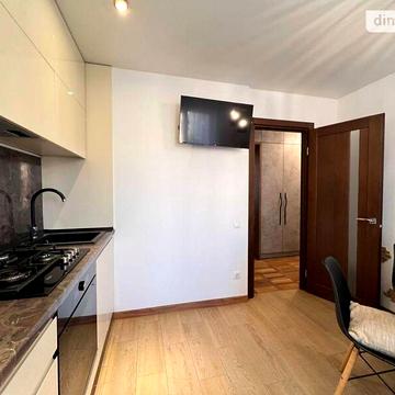 Довгострокова оренда 4к Квартира Широка вулиця