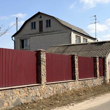 Продам будинок з ділянкою 14 соток,з виходом до озера