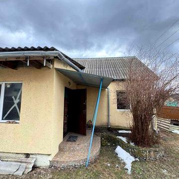 Просторий будинок із великим потенціалом