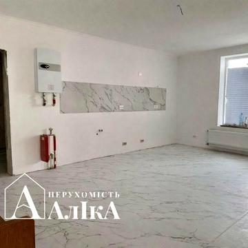 Продам велику 1-кімнатну квартиру в новобудові з окремим входом!