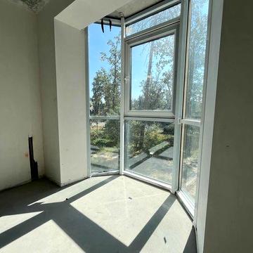 Велика двокімната квартира 72 м2! 1000$/m2! Зданий будинок!